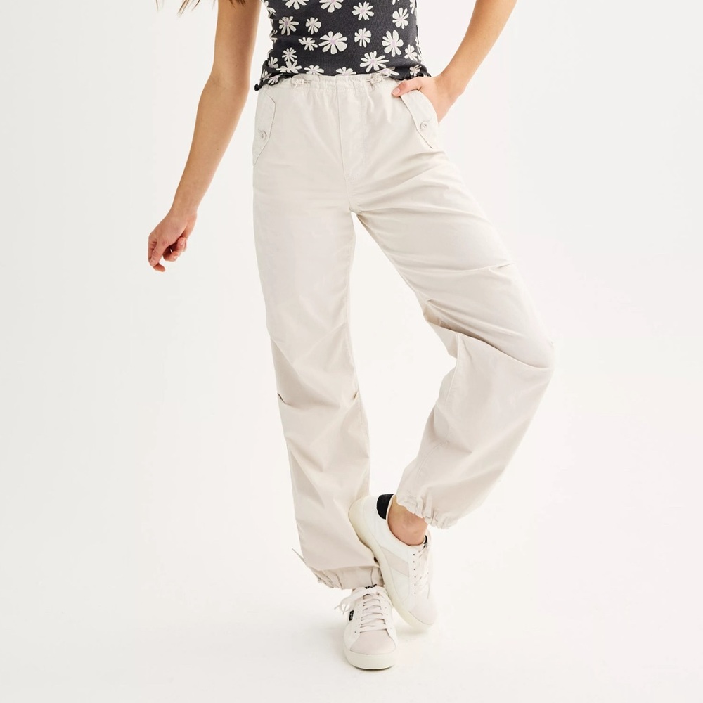 Stylish off white parachute jogger pants😍🤍